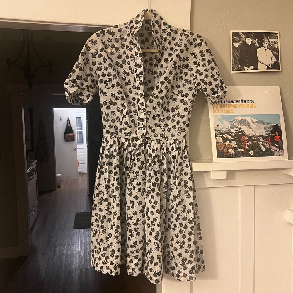 Vintage 1950’s cottagecore floral print dress